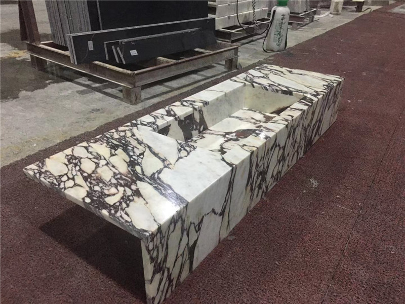Calacatta Viola kitchen countertop application