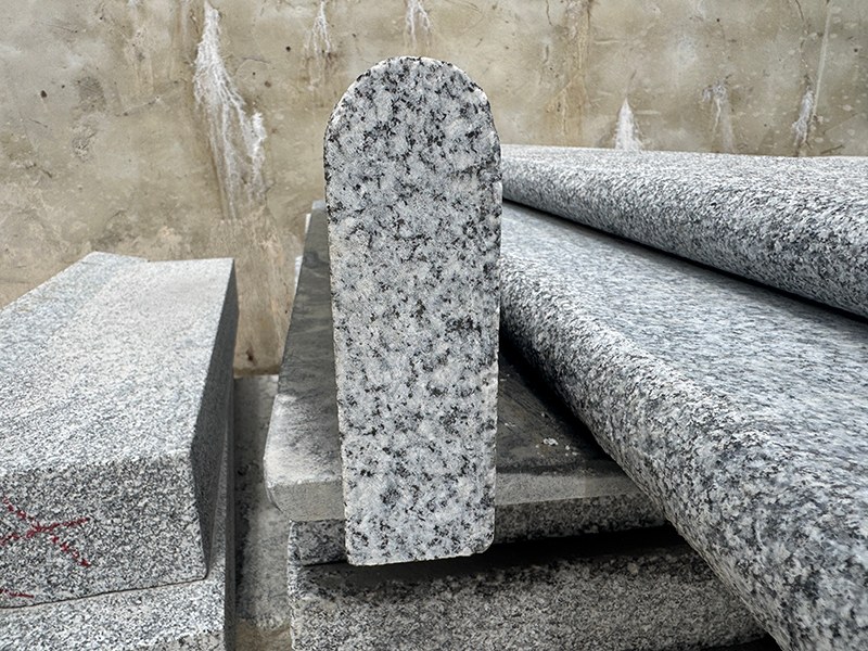 Salt pepper landscape tile