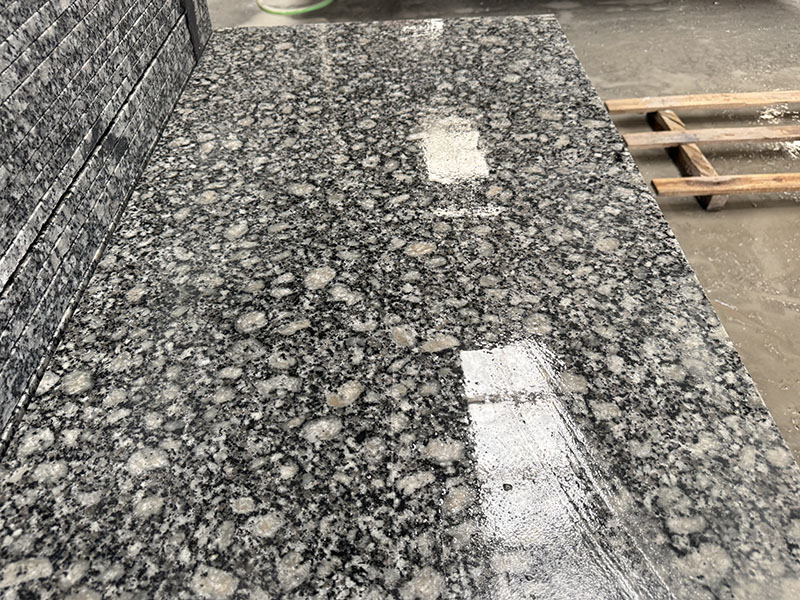 Packaging Blue Sapphire granite slabs