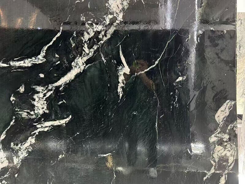 Emerald Green Quartzite Slabs