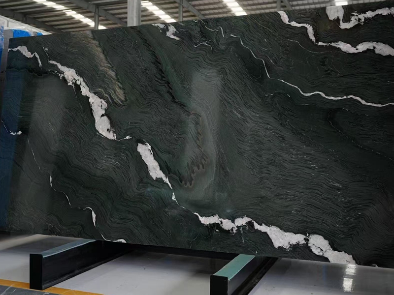 Natural Emerald Summit Quartzite